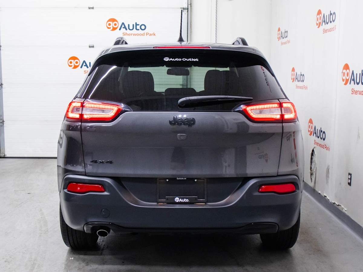 2017 Jeep Cherokee Altitude — photo 8