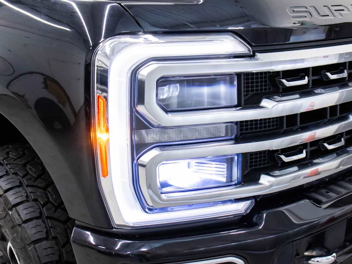 2023 Ford Super Duty F-350 SRW Platinum — photo 3