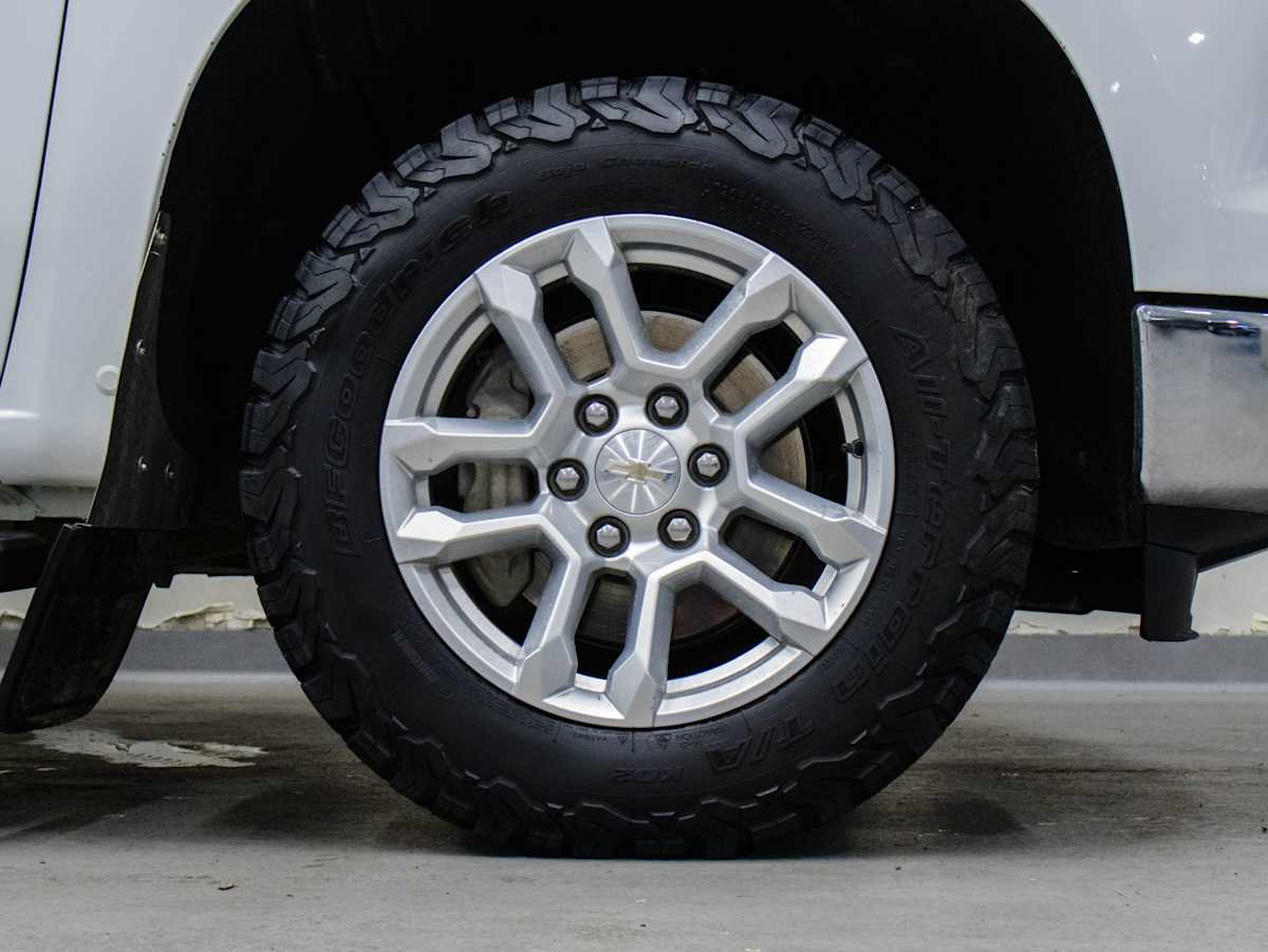 2024 Chevrolet Silverado 1500 LT — photo 5