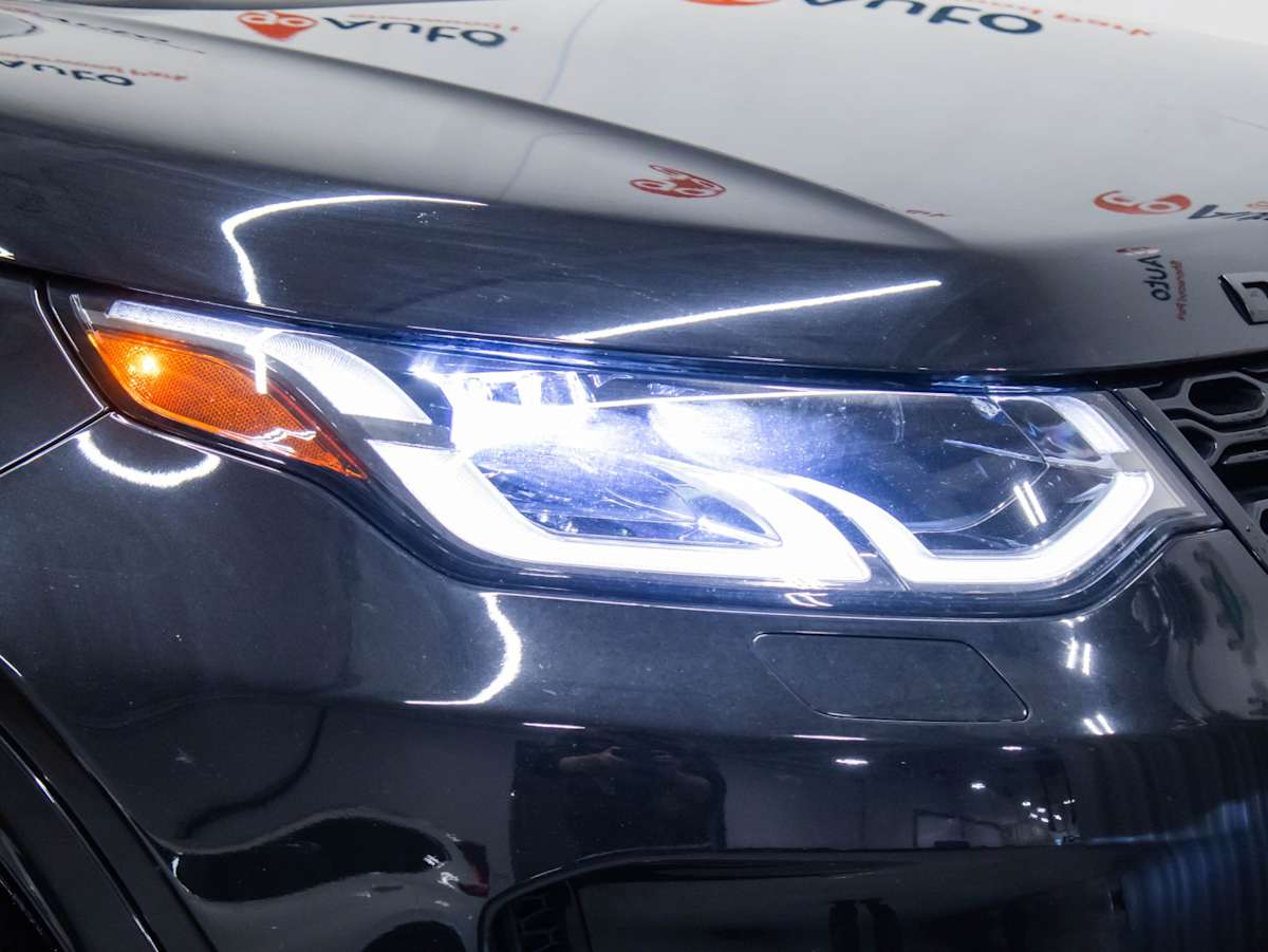 2021 Land Rover Discovery Sport R-Dynamic SE — photo 3