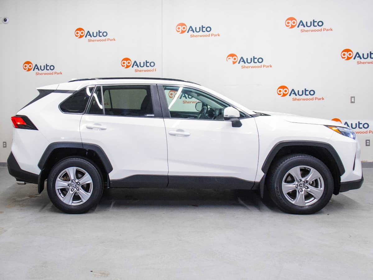 2022 Toyota RAV4 XLE — photo 6