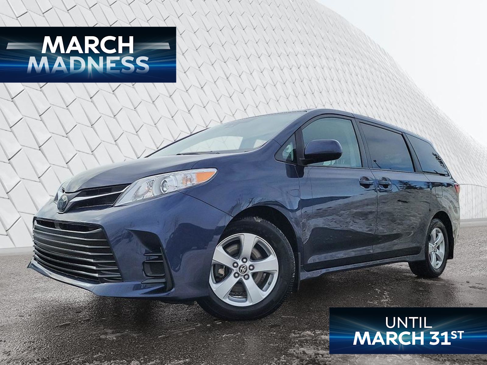 Toyota Sienna LE 8-Passenger FWD