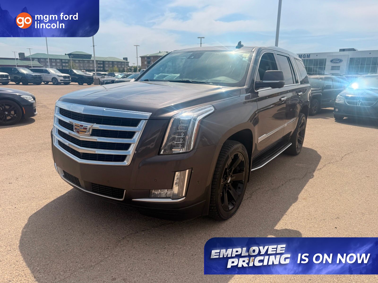  2017 Cadillac Escalade Premium Luxury 4WD   