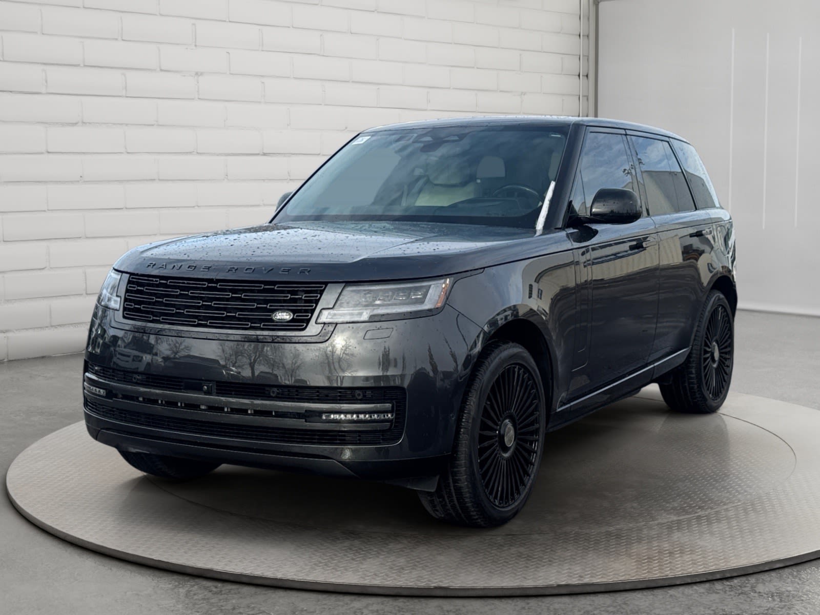  2025 Land Rover Range Rover P550e SE AWD   