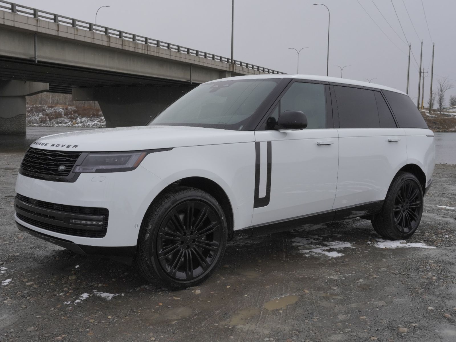 2026 Land Rover Range Rover P530 SE LWB AWD