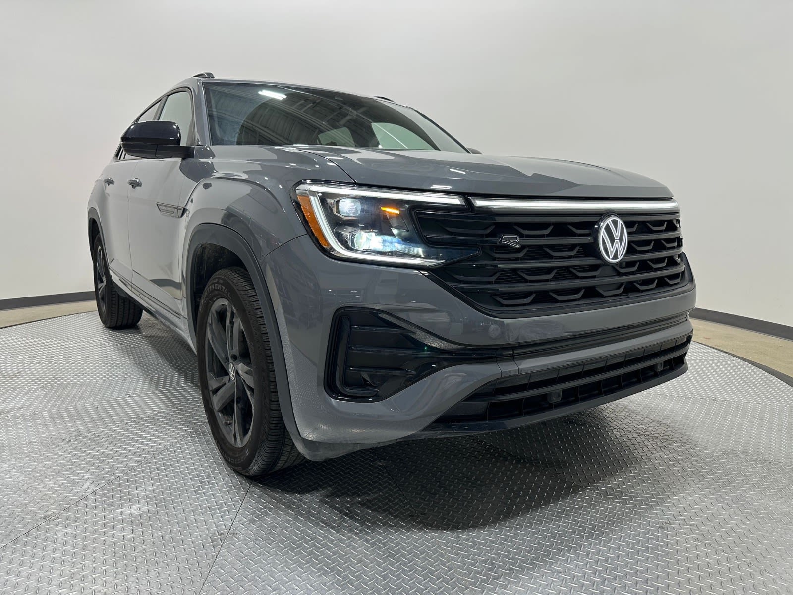 2025 Volkswagen Atlas Cross Sport SUV / Crossover 8-Speed Automatic