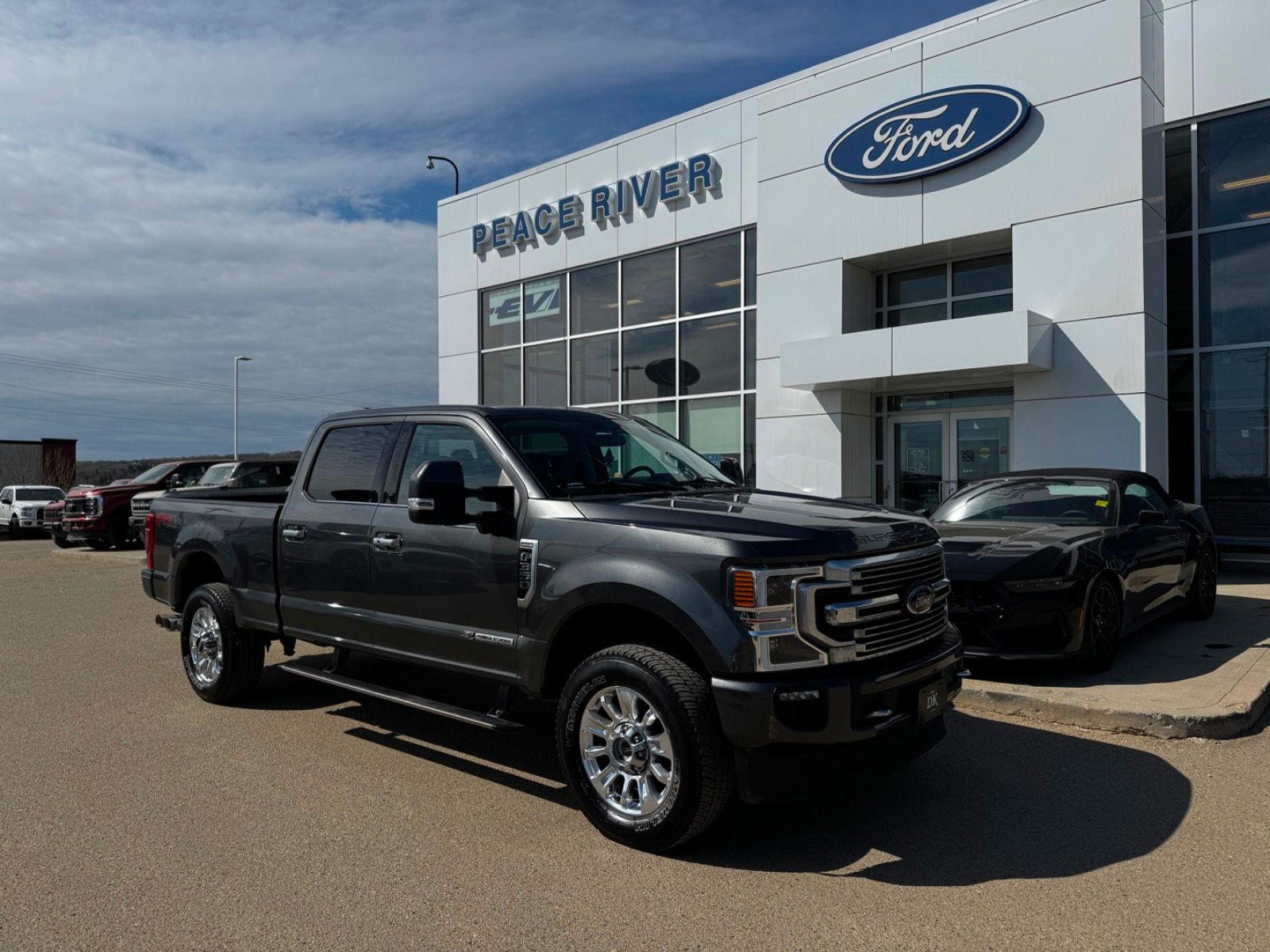  2020 Ford F-350 Super Duty Limited Crew Cab 4WD Pickup Truck Four-Wheel Drive Automatic