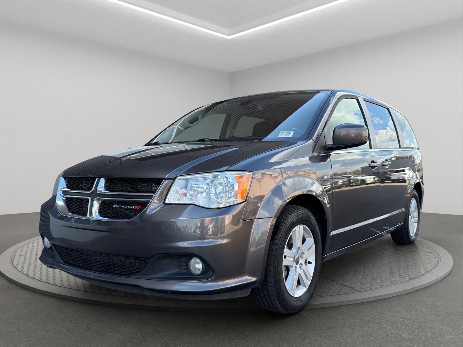  2020 Dodge Grand Caravan Crew FWD   