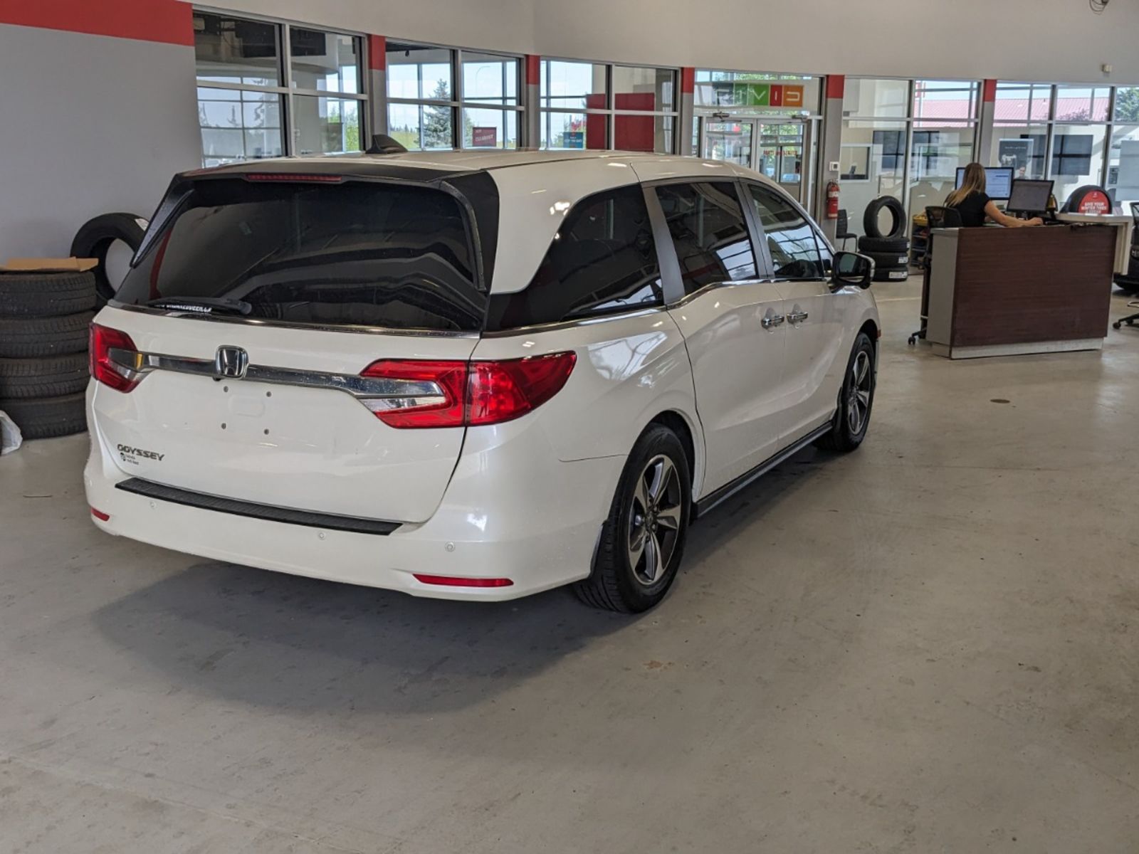  2018 Honda Odyssey Minivan  9-Speed Automatic