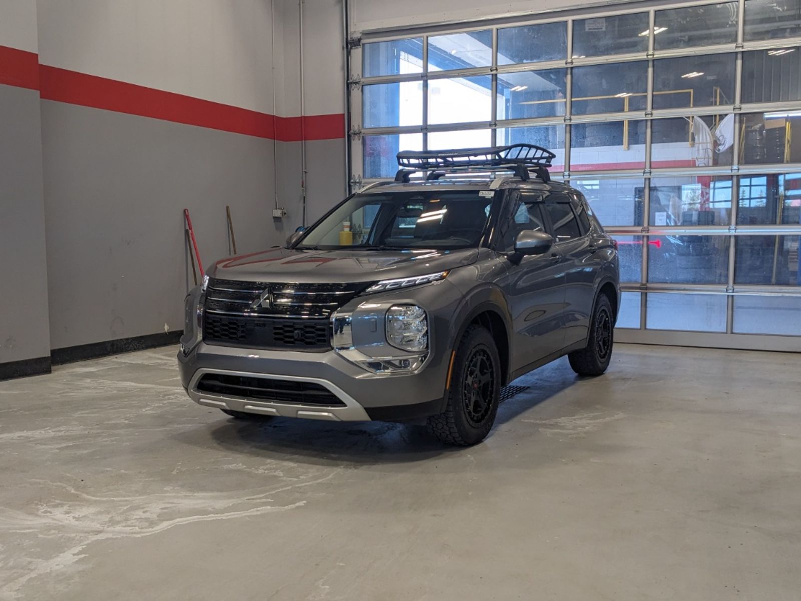  2024 Mitsubishi Outlander LE S-AWC   