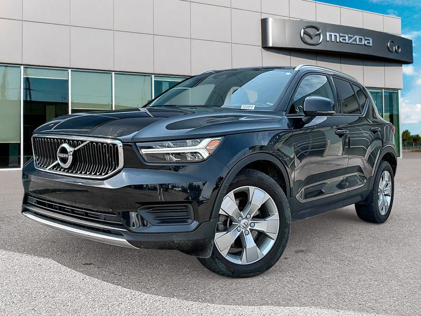  2020 Volvo XC40 T5 Momentum AWD   