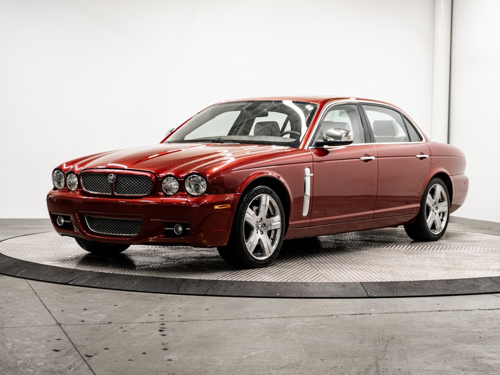 2008 Jaguar XJ-Series XJ Vanden Plas RWD Sedan Rear-Wheel Drive 6-Speed Automatic