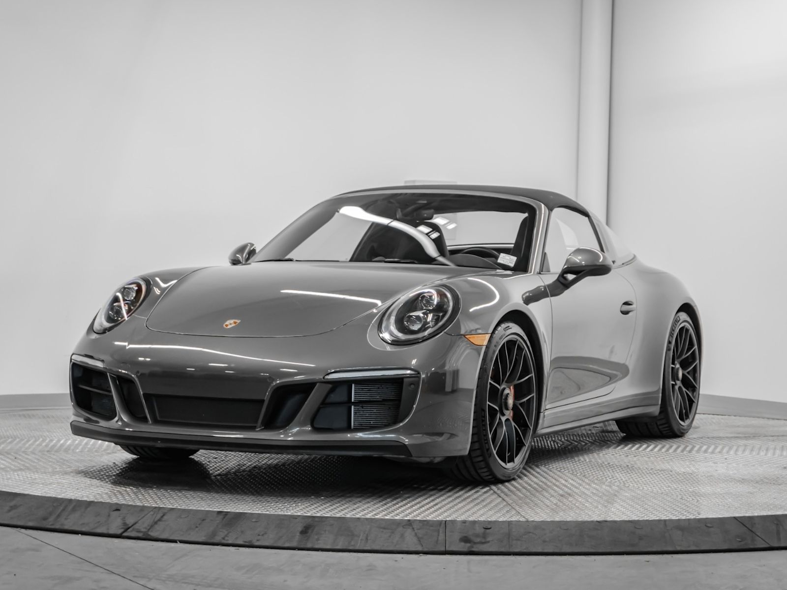 2019 Porsche 911 Convertible All-Wheel Drive 7-Speed Manual