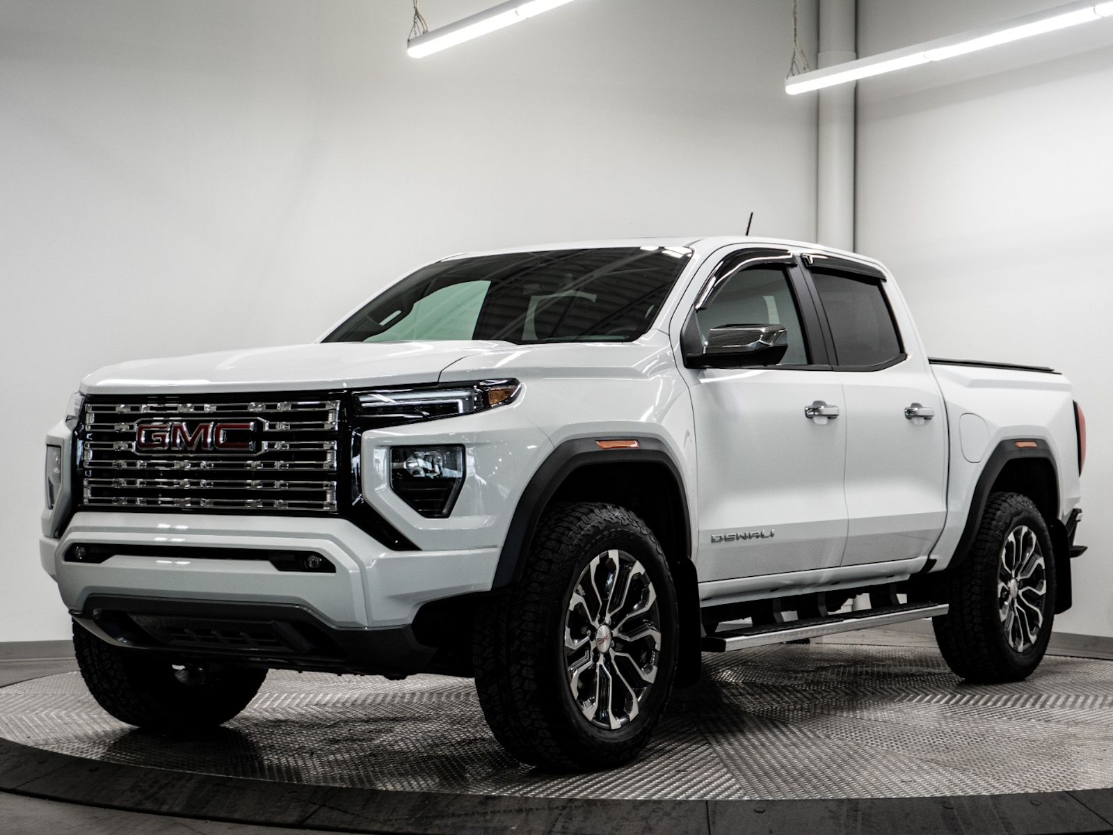 2025 GMC Canyon Denali Crew Cab 4WD