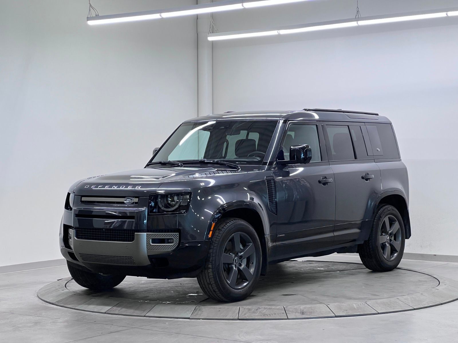 Land Rover Defender 110 X-Dynamic HSE AWD