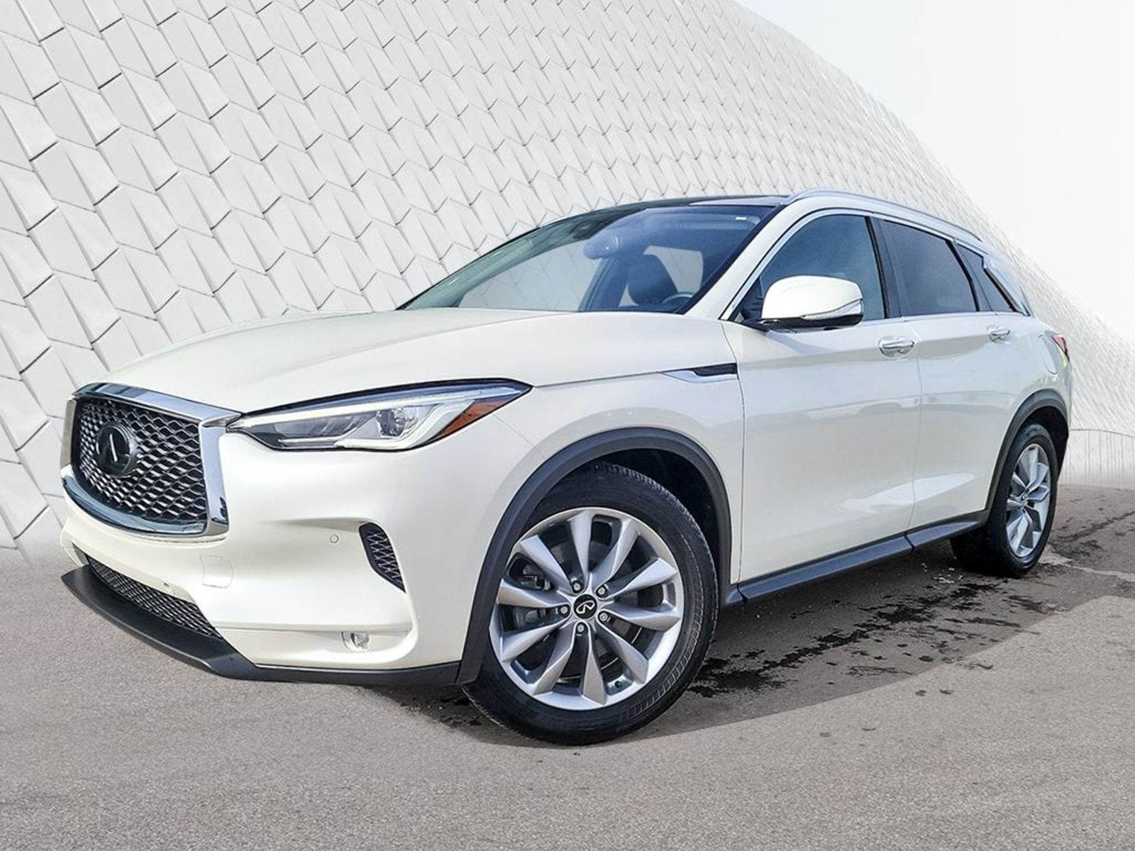 INFINITI QX50 Essential AWD