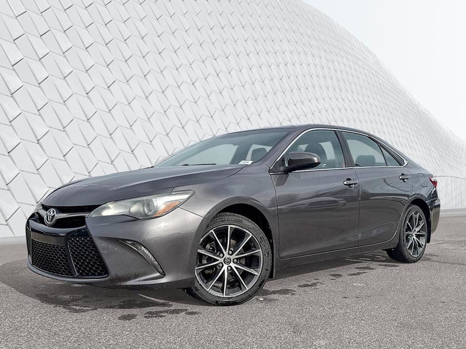 2016 Toyota Camry Sedan Front-Wheel Drive 6-Speed Automatic