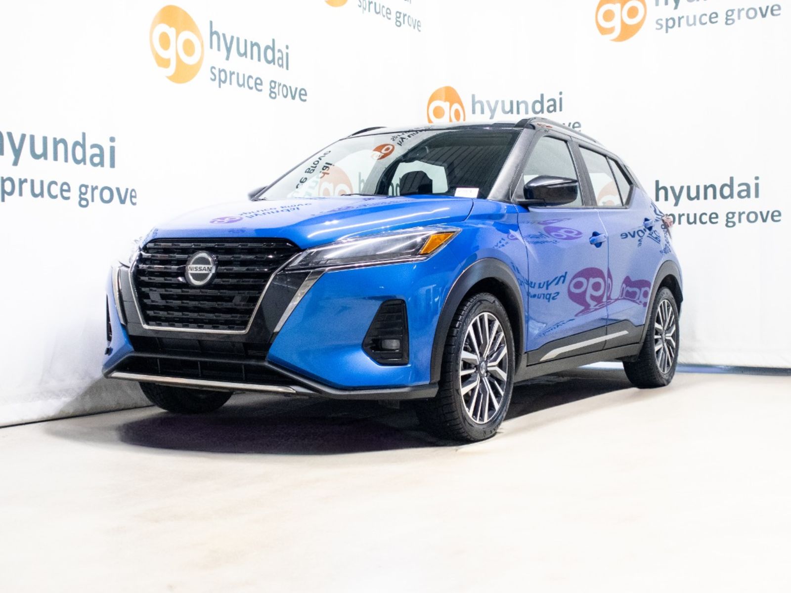  2021 Nissan Kicks SR FWD   