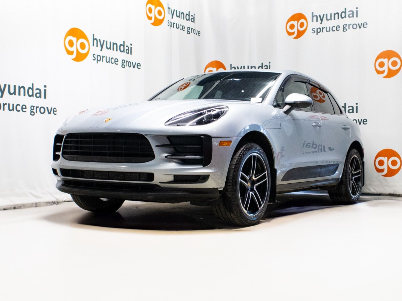  2020 Porsche Macan AWD   