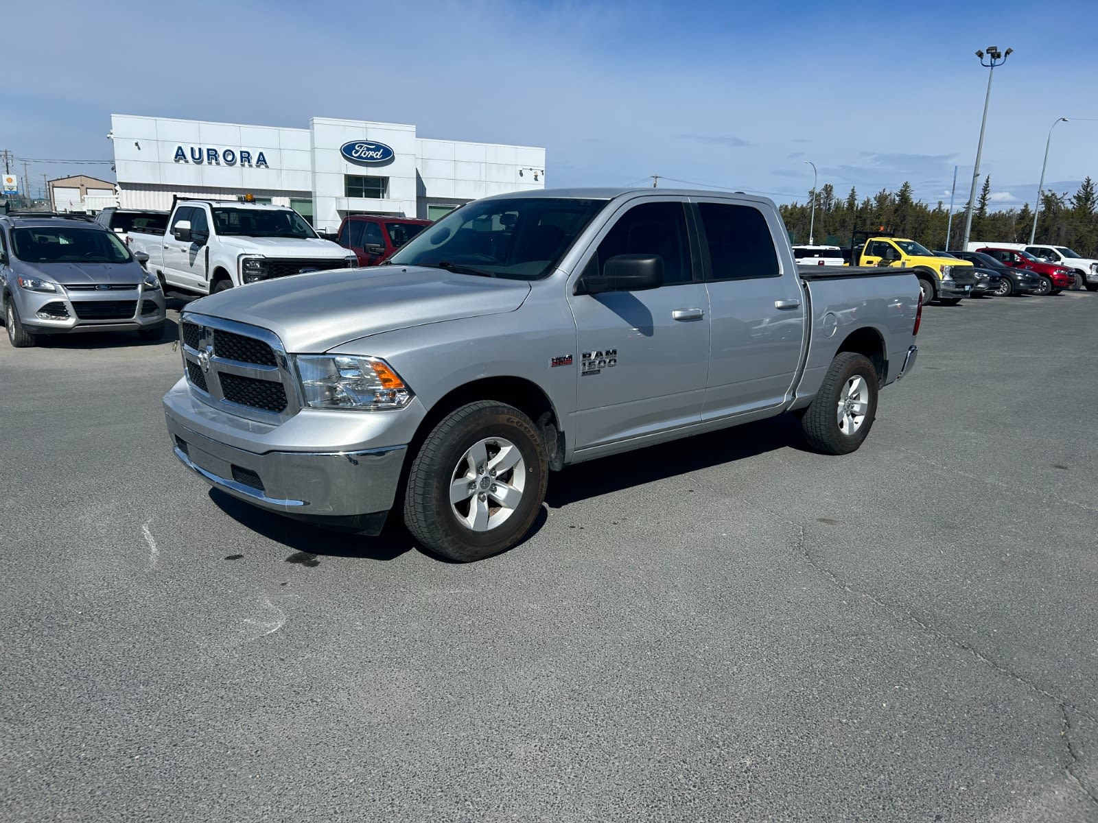 RAM 1500 Classic SLT Crew Cab 4WD 2019