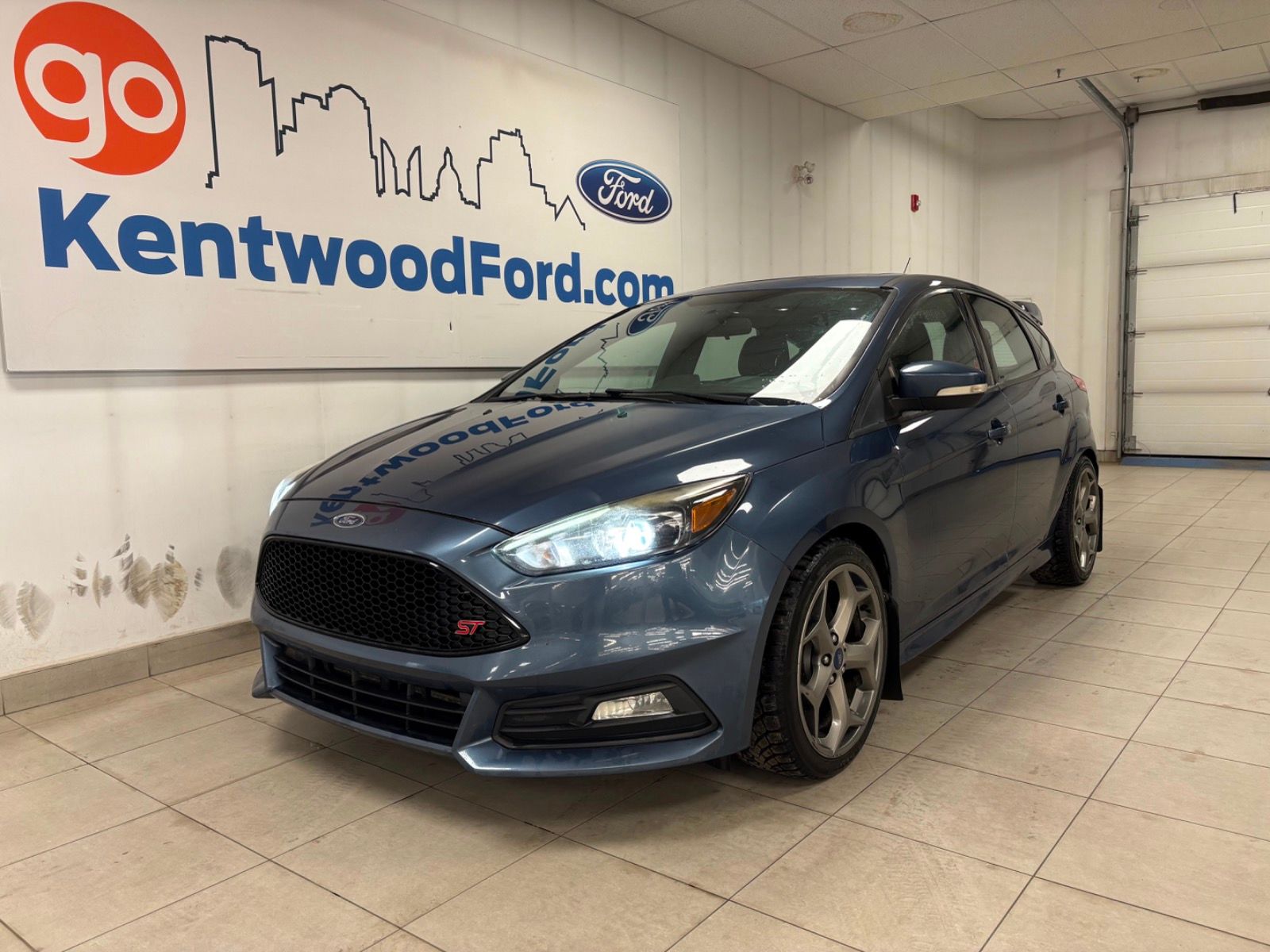  2018 Ford Focus ST Hatchback Front-Wheel Drive 6-Speed Manual