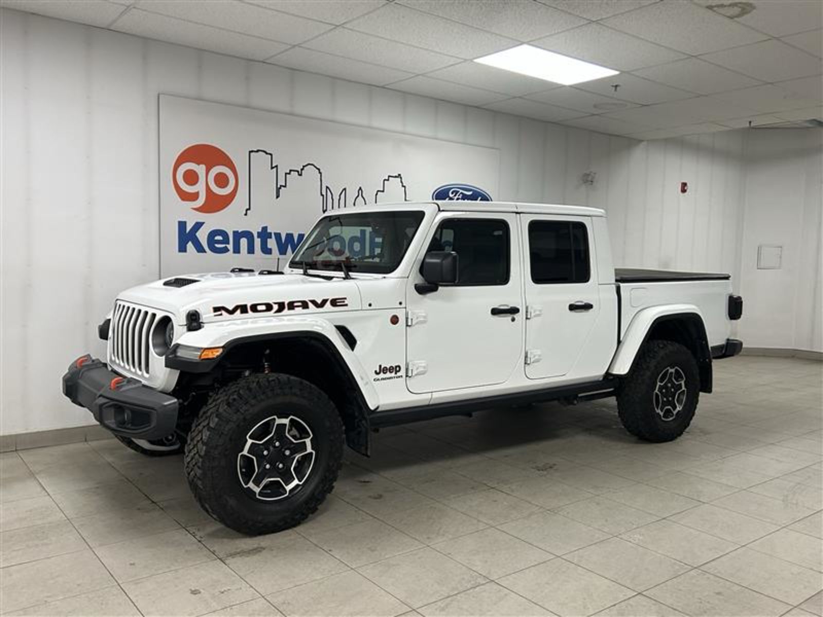  2023 Jeep Gladiator Mojave Crew Cab 4WD Pickup Truck Four-Wheel Drive 8-Speed Automatic