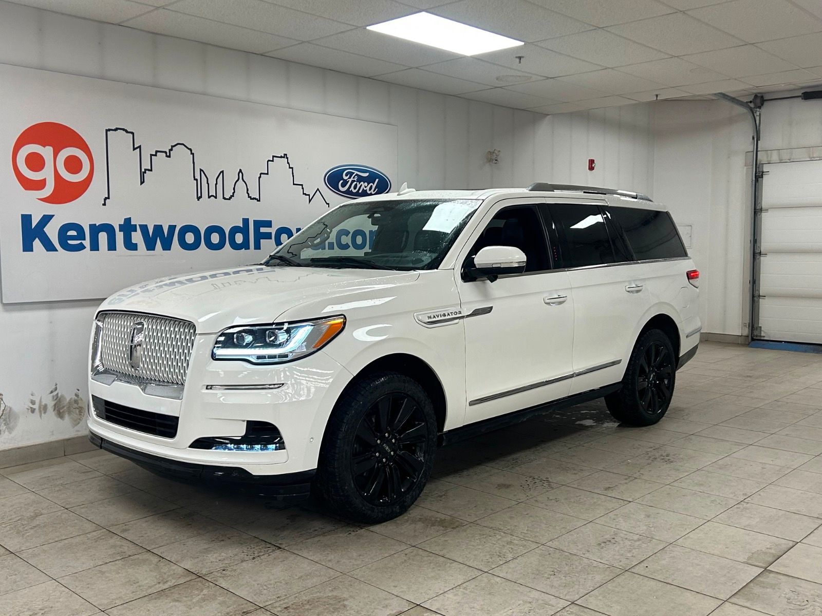  2022 Lincoln Navigator SUV / Crossover Four-Wheel Drive Automatic
