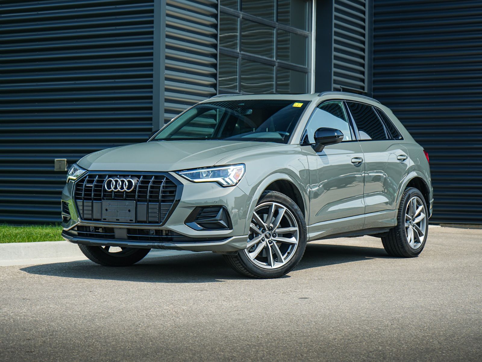 2024 Audi Q3 SUV / Crossover 8-Speed Automatic