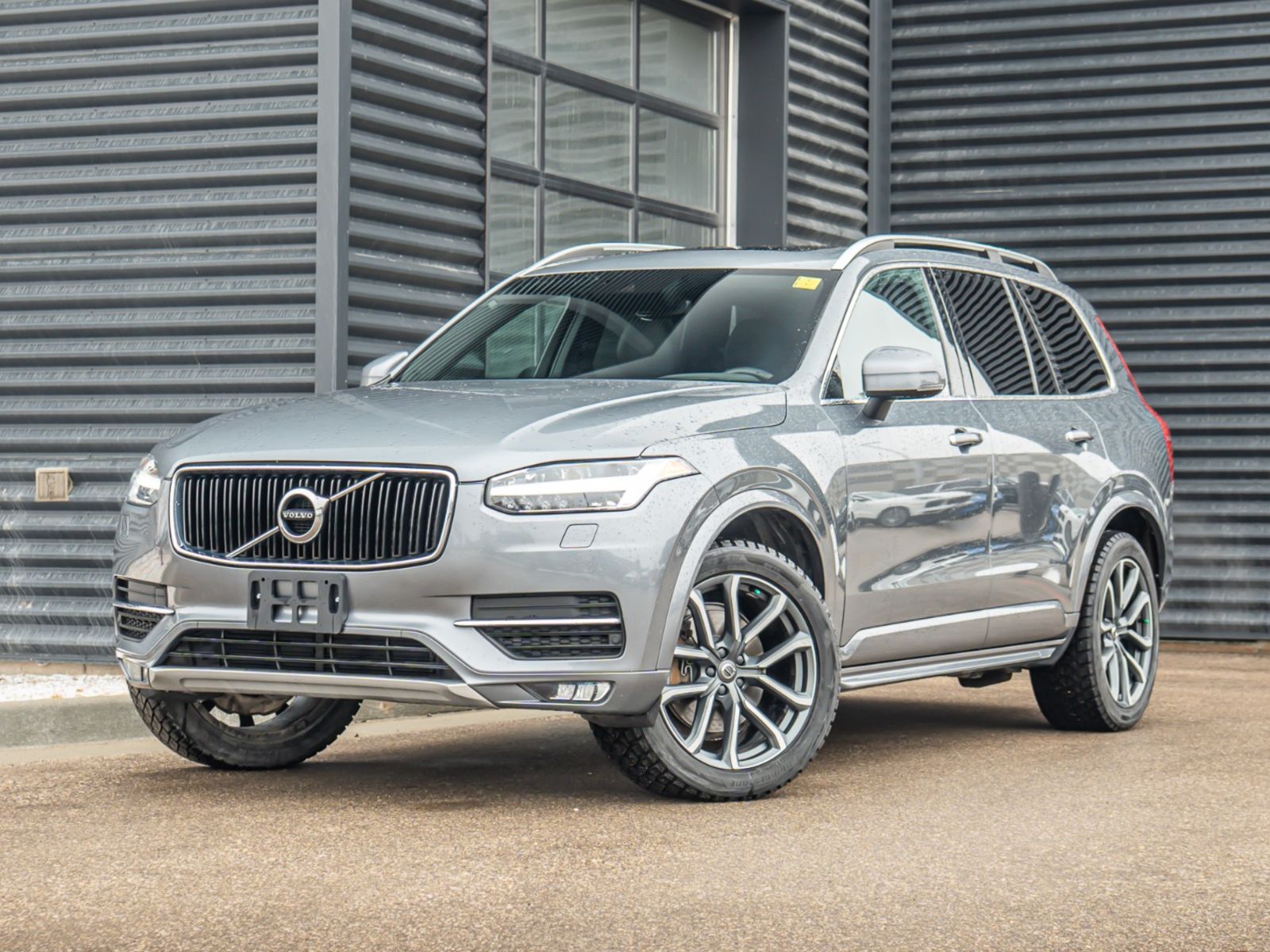 2018 Volvo XC90 T5 Momentum 7-Passenger AWD