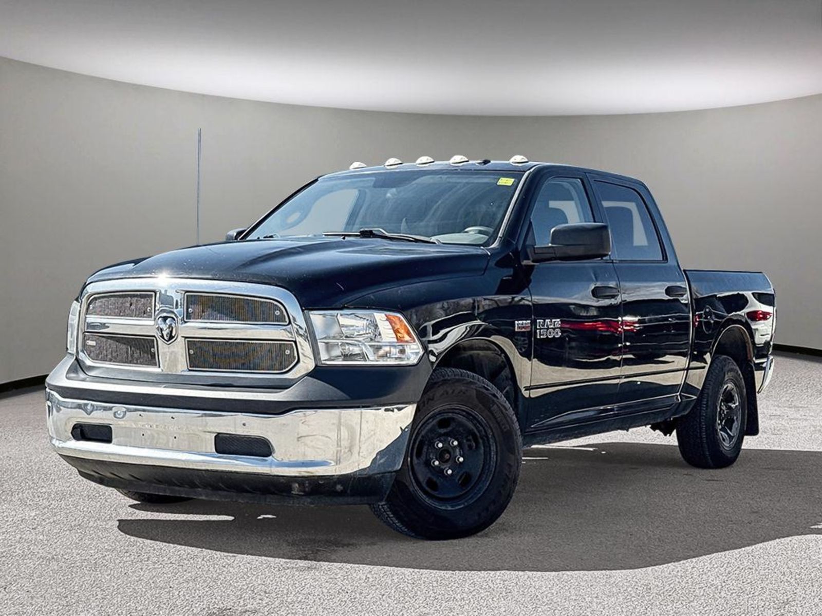 2017 RAM 1500 ST Crew Cab 4WD Pickup Truck 6-Speed Automatic