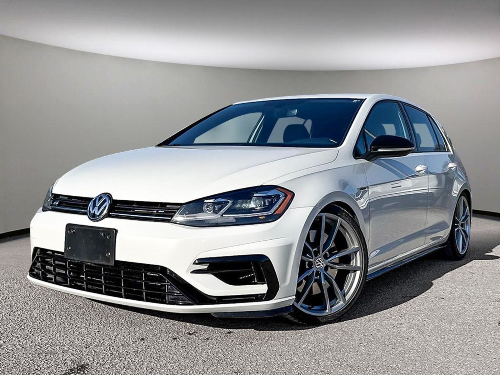 2018 Volkswagen Golf R 4-Door AWD