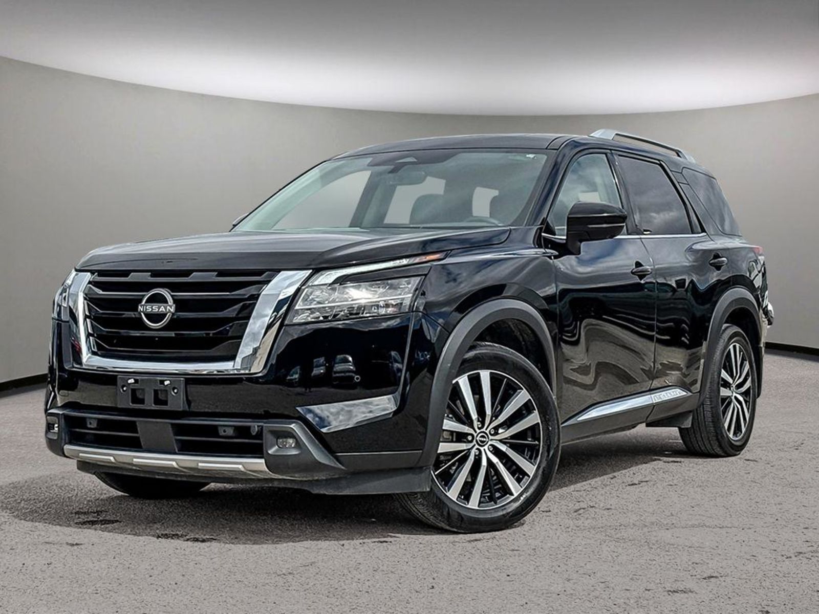  2024 Nissan Pathfinder Platinum 4WD   