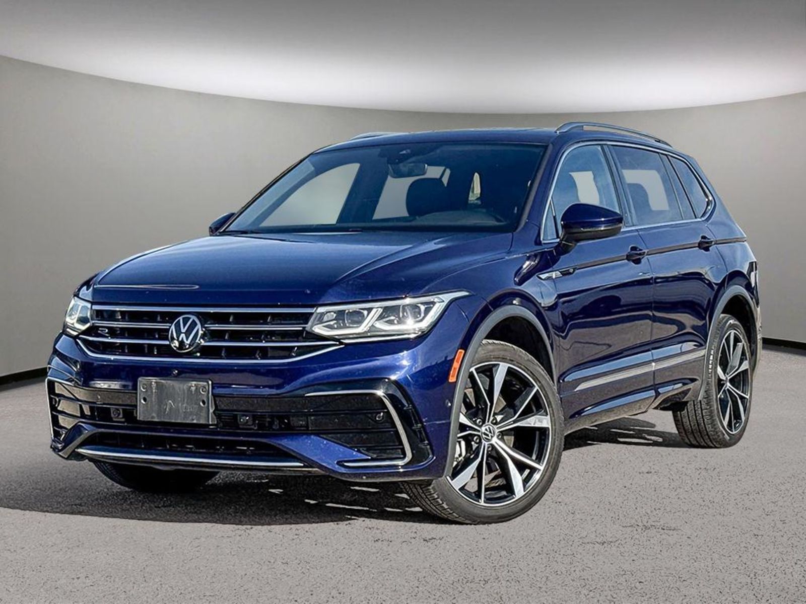  2024 Volkswagen Tiguan SUV / Crossover  8-Speed Automatic