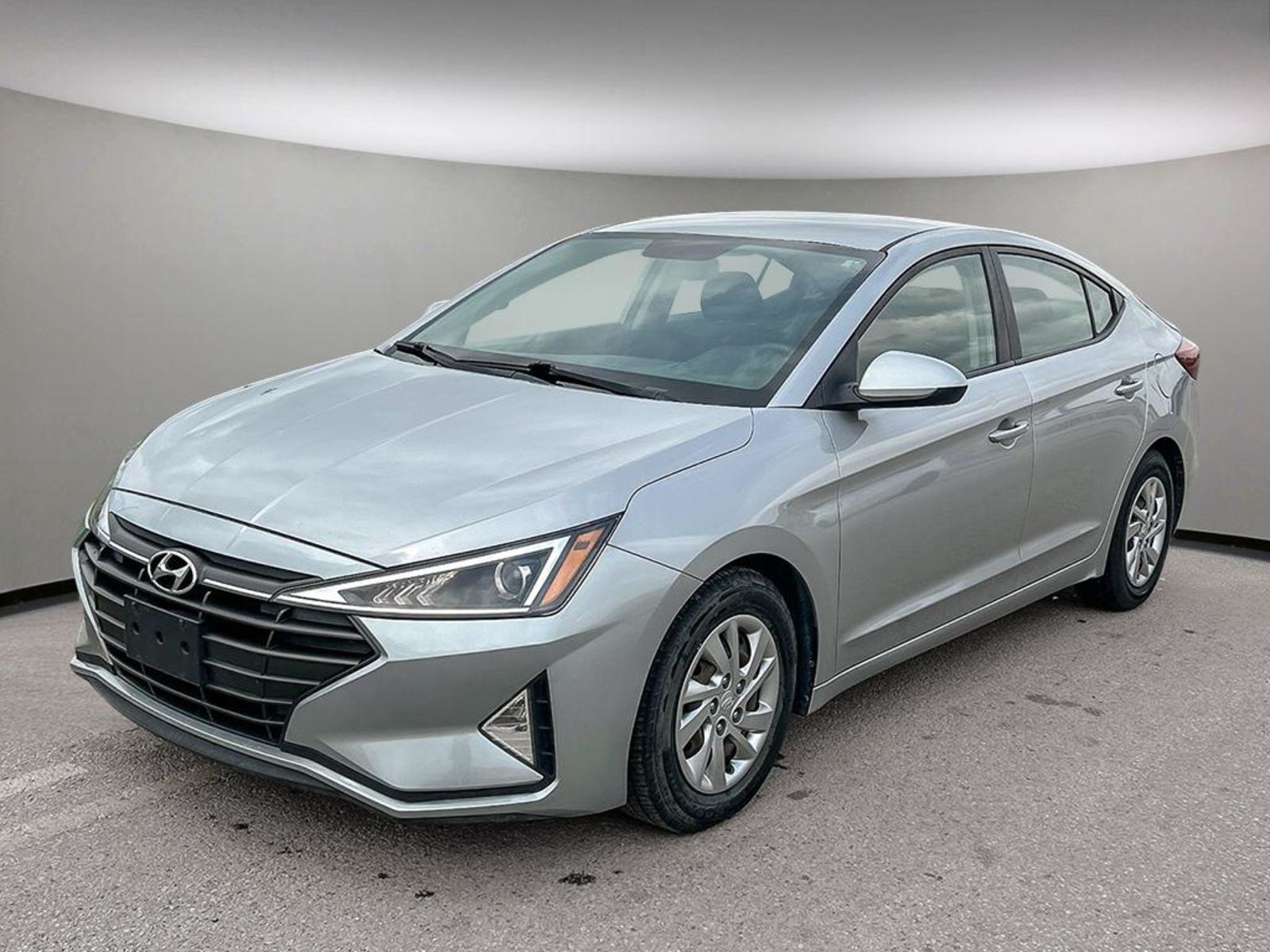 Hyundai Elantra Essential FWD