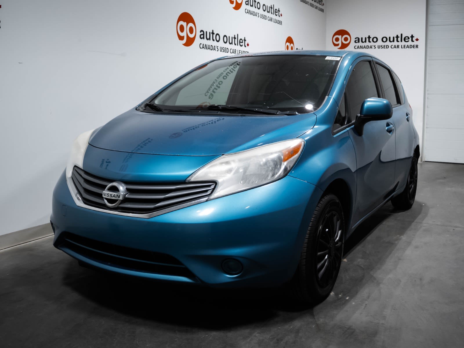  2014 Nissan Versa Note Hatchback Front-Wheel Drive Continuously Variable Transmission