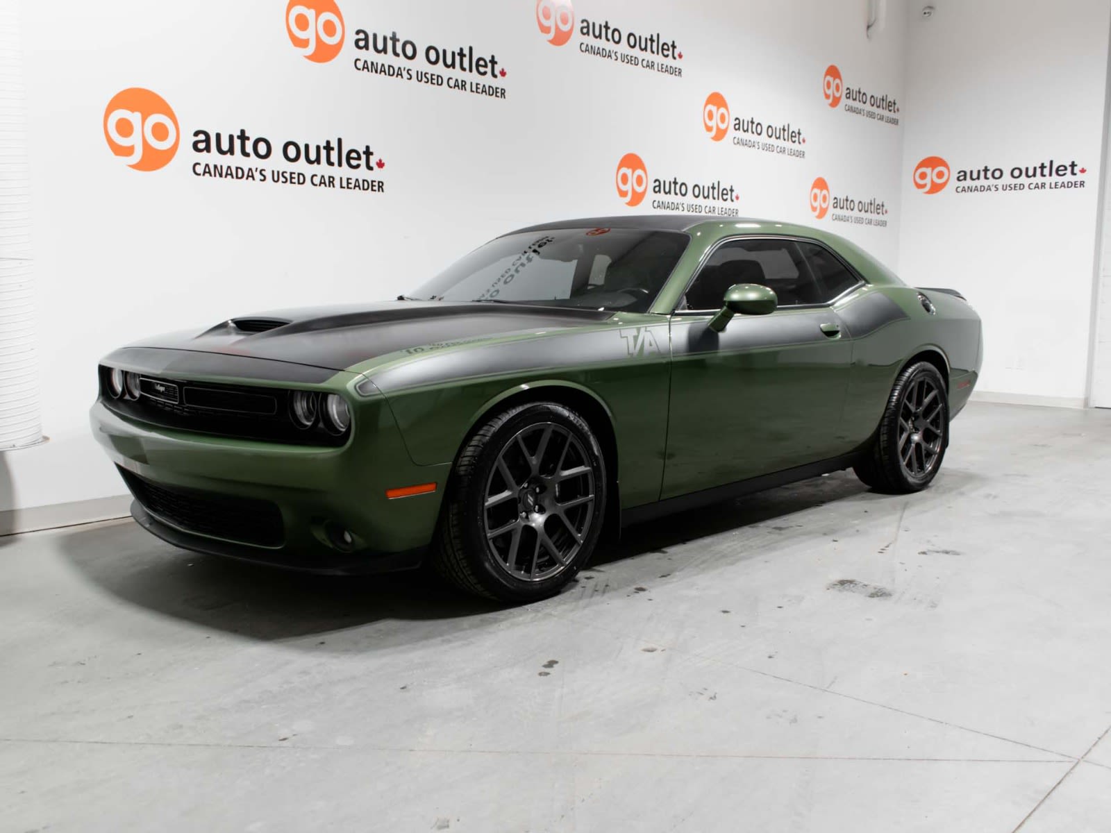  2018 Dodge Challenger Coupe Rear-Wheel Drive 8-Speed Automatic