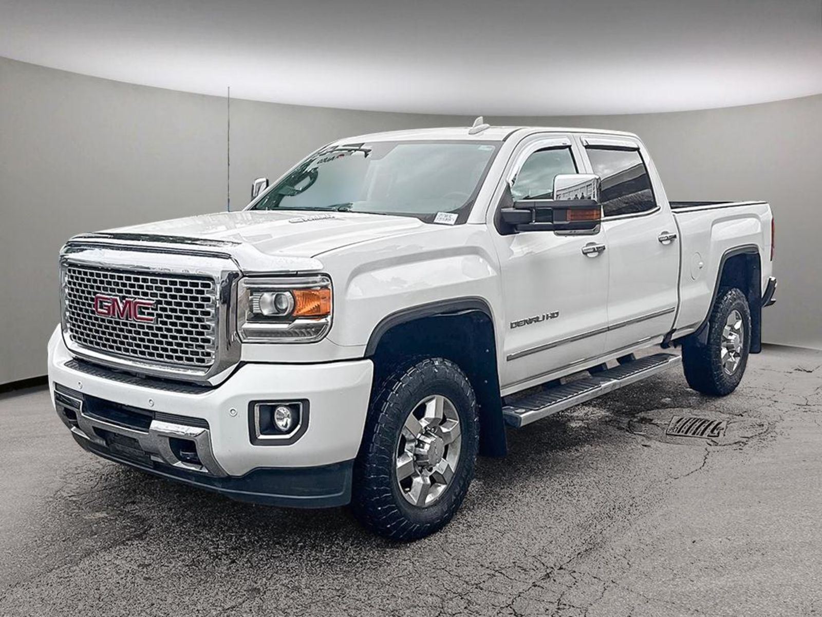 2016 GMC Sierra 3500HD Denali Crew Cab LB DRW 4WD
