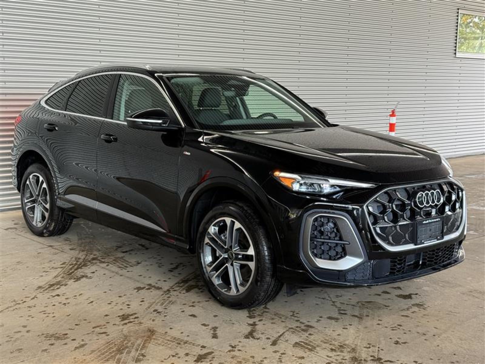  2025 Audi Q5 Sportback quattro Prestige S Line 45 TFSI Sedan All-Wheel Drive 7-Speed Automatic