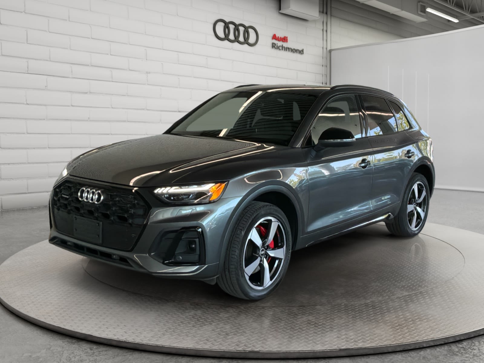  2023 Audi Q5 Hybrid Plug-in e quattro Technik 55 TFSI AWD   