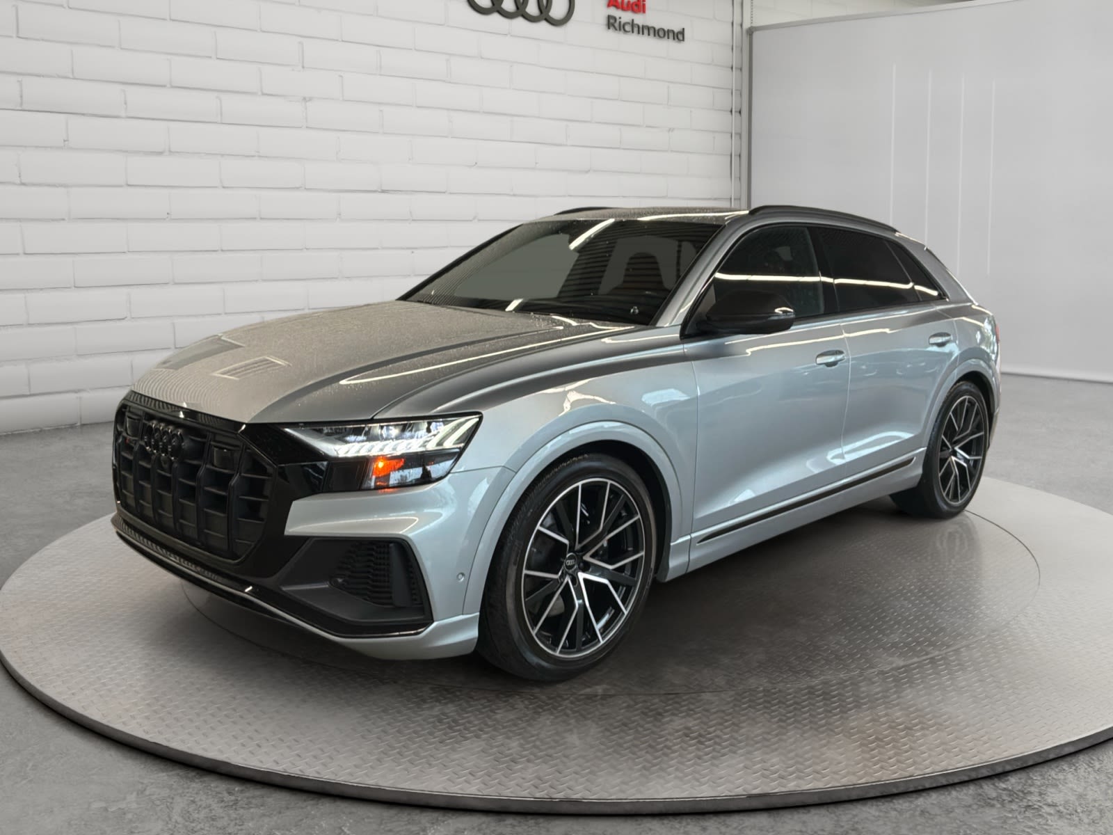 2023 Audi SQ8 4.0T quattro Premium Plus