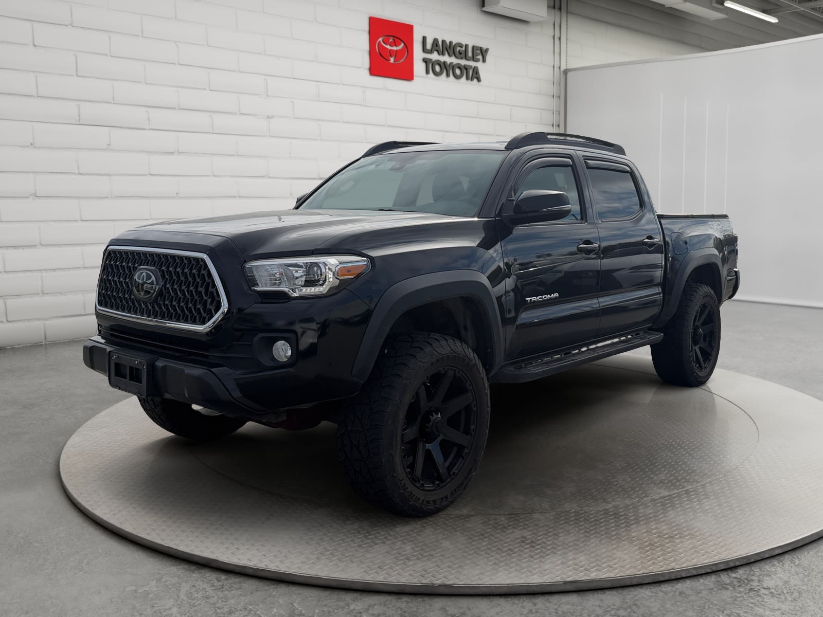 2018 Toyota Tacoma Pickup Truck Four-Wheel Drive 6-Speed Automatic