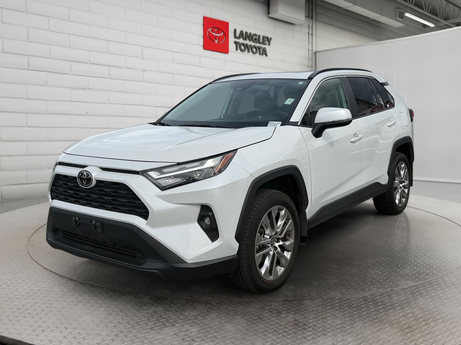 2025 Toyota RAV4 XLE AWD