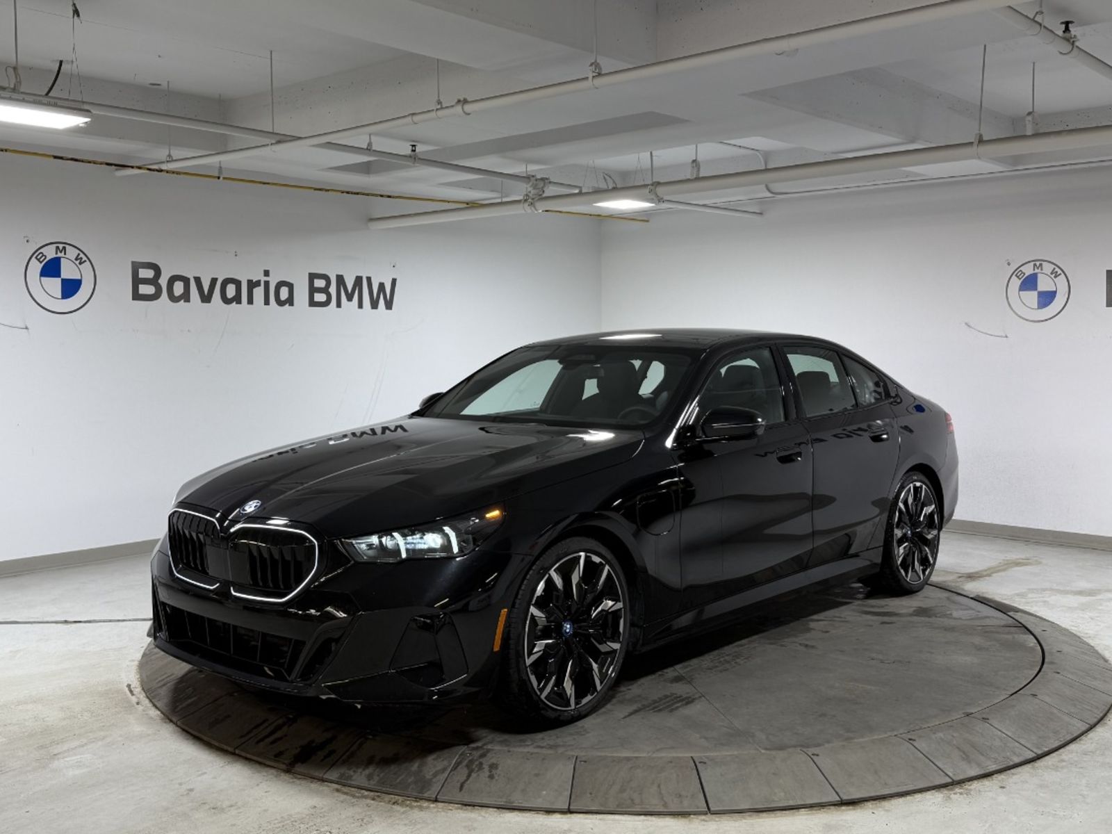 2025 BMW 5 Series 550e xDrive