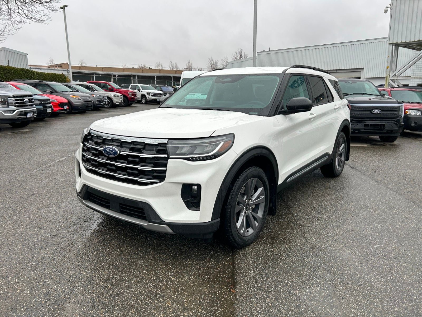 2025 Ford Explorer Active AWD