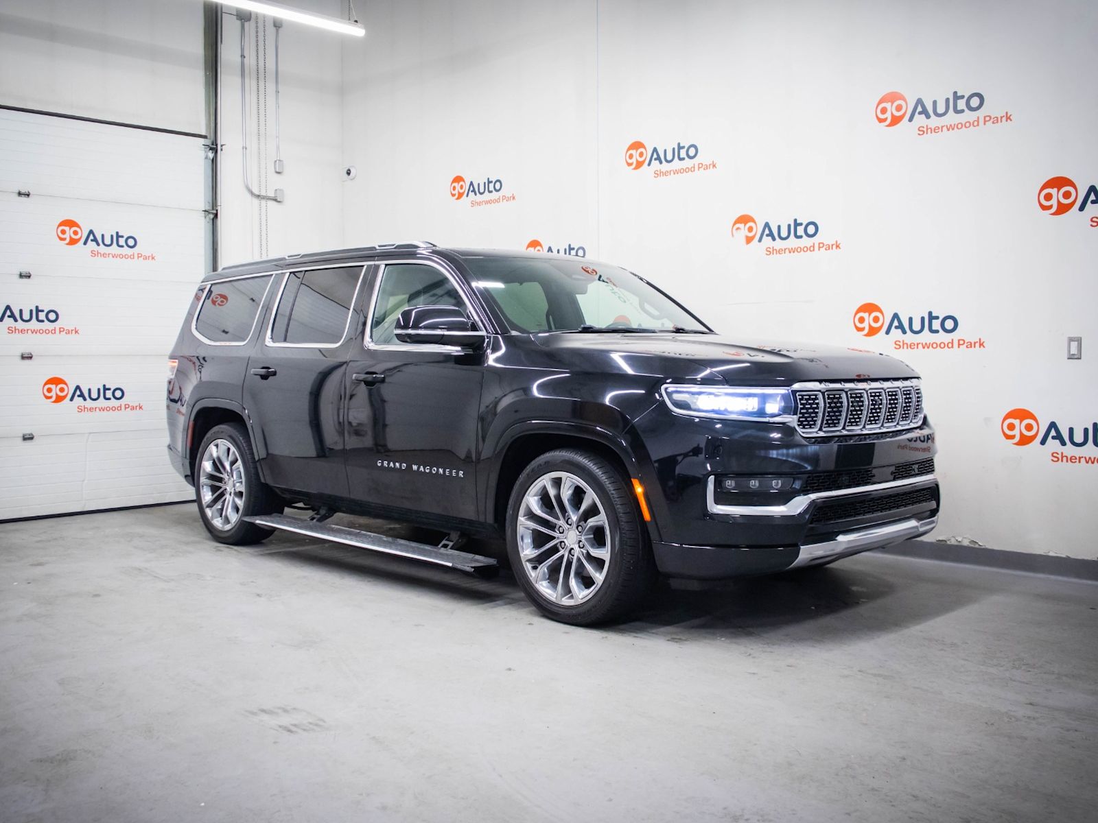 2022 Jeep Grand Wagoneer SUV / Crossover Four-Wheel Drive 8-Speed Automatic