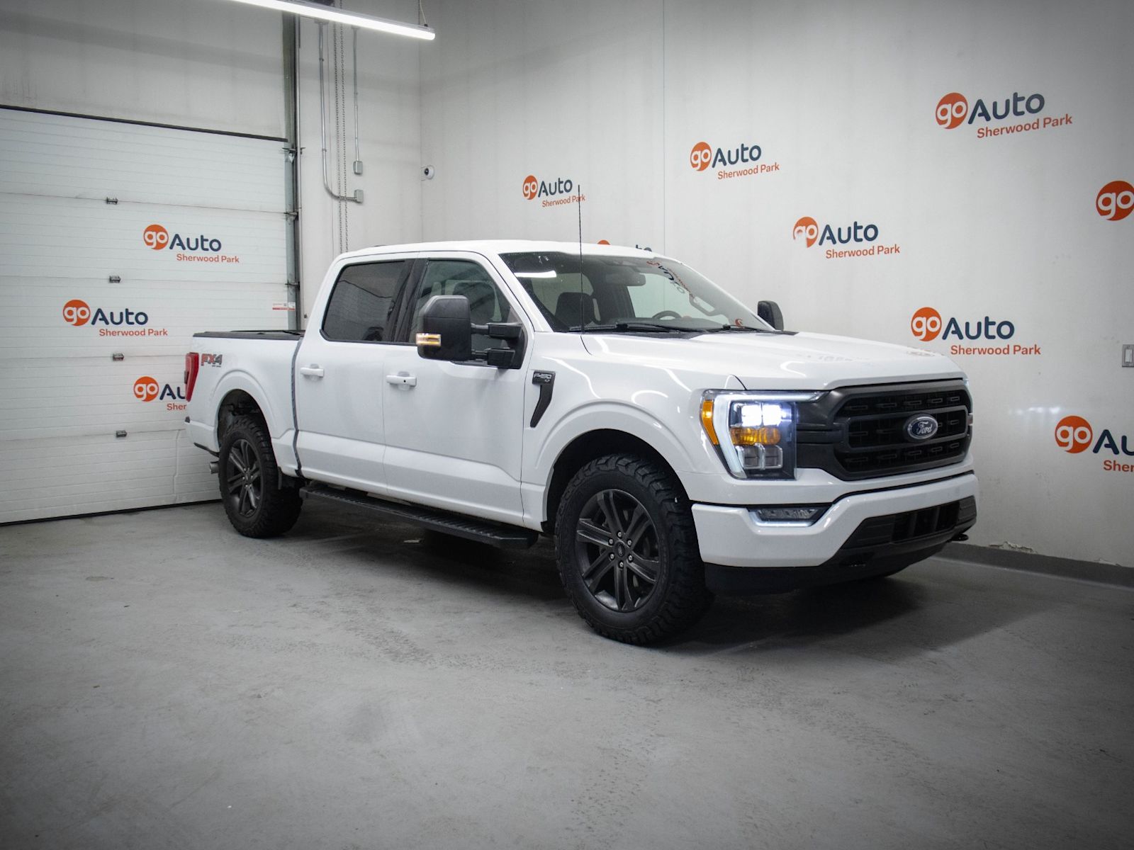  2022 Ford F-150 XLT SuperCrew 4WD Pickup Truck Four-Wheel Drive Automatic