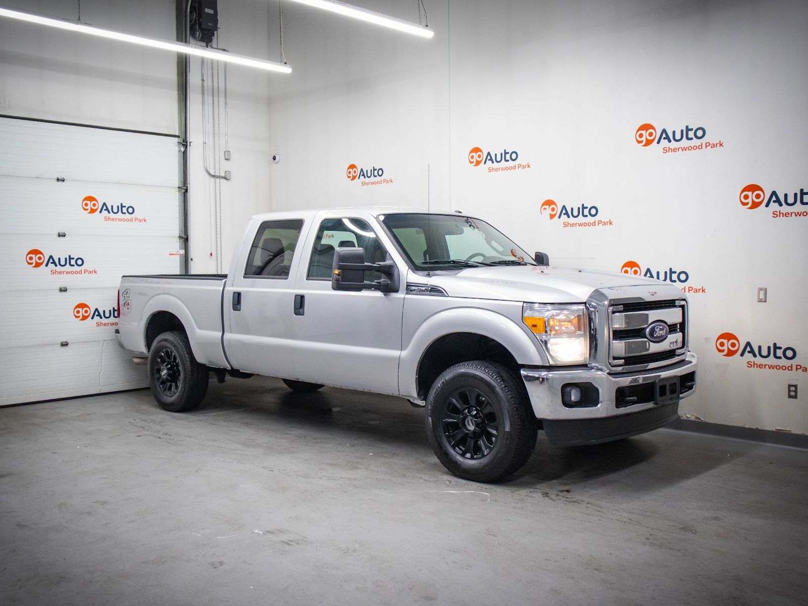 2015 Ford F-250 Super Duty Pickup Truck Four-Wheel Drive 6-Speed Automatic