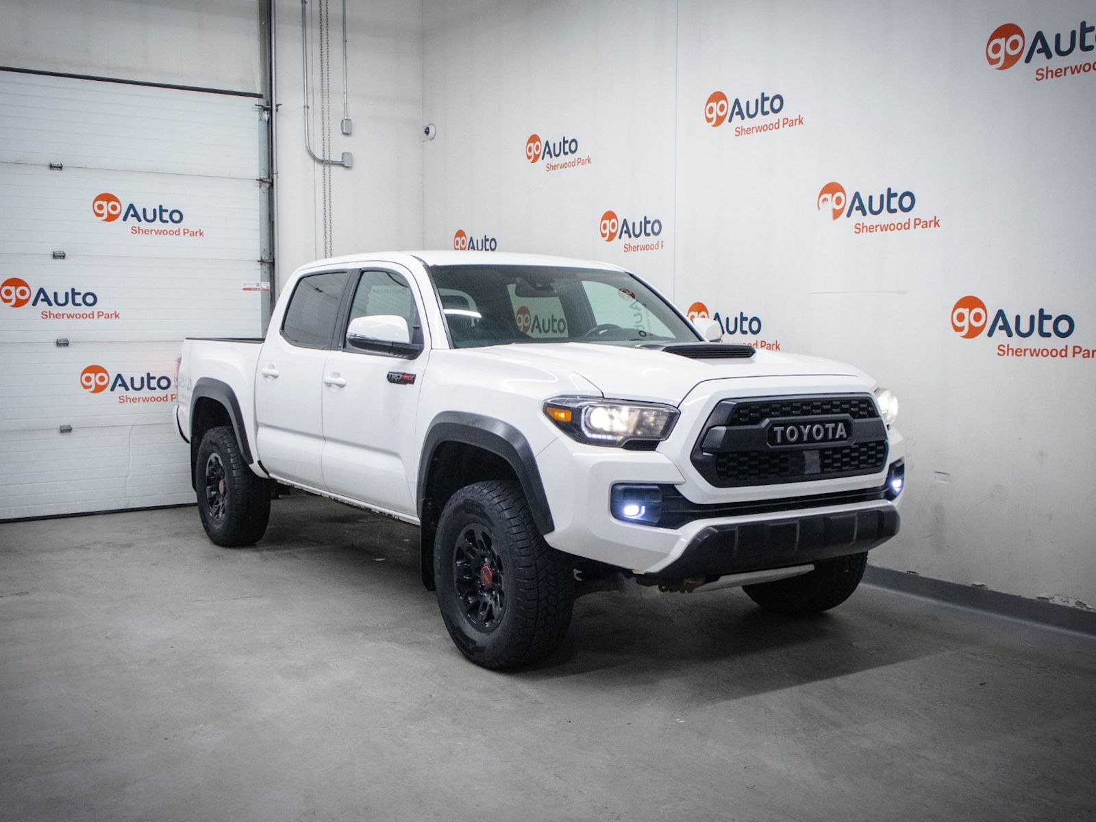  2018 Toyota Tacoma Pickup Truck Four-Wheel Drive 6-Speed Manual