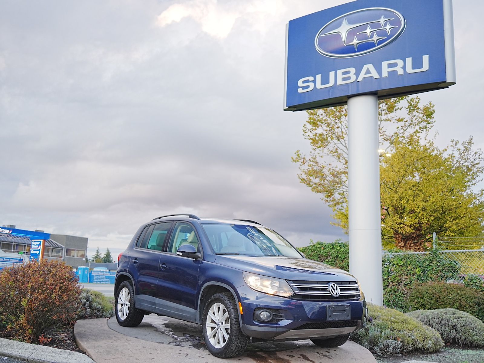  2015 Volkswagen Tiguan SUV / Crossover  6-Speed Automatic