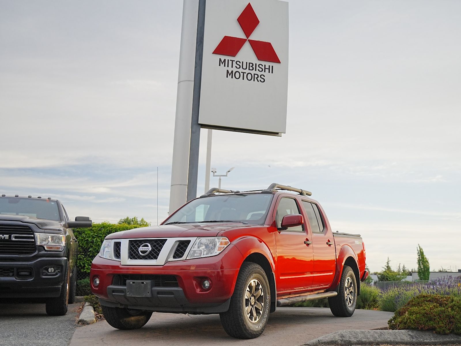 2019 Nissan Frontier PRO-4X Crew Cab 4WD Pickup Truck Four-Wheel Drive 5-Speed Automatic
